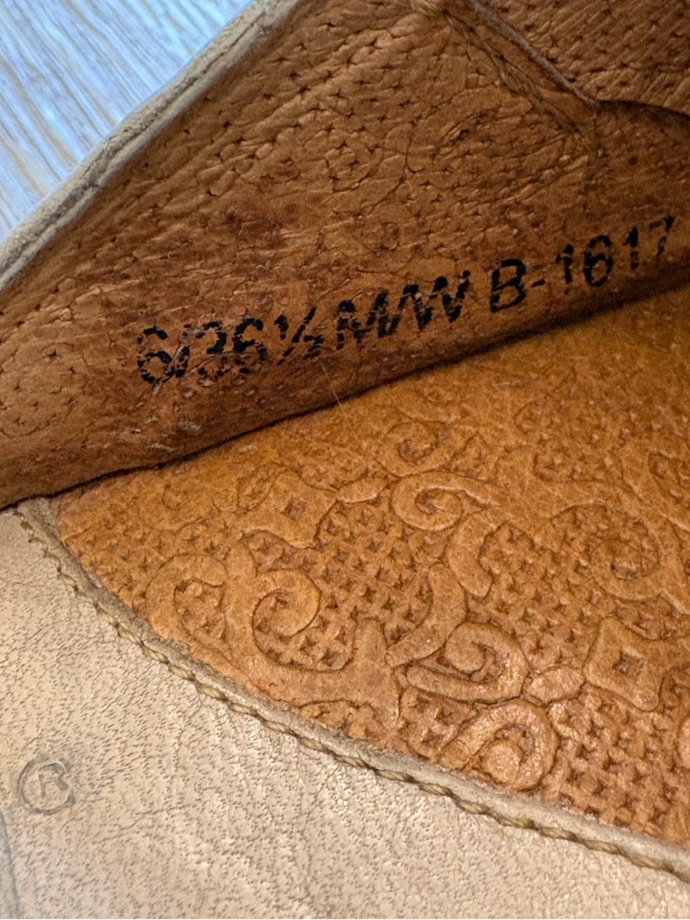 Born Wool Patterned Clogs Slides Mule Slippers Patterned Rubber Treaded Sole - Picture 5 of 8